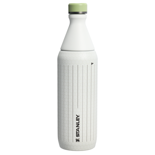The Stanley 1913 x Nelly Korda All Day Slim Bottle